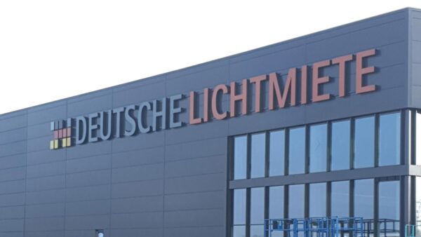 Leuchtschrift am Gebäude der Deutschen Lichtmiete